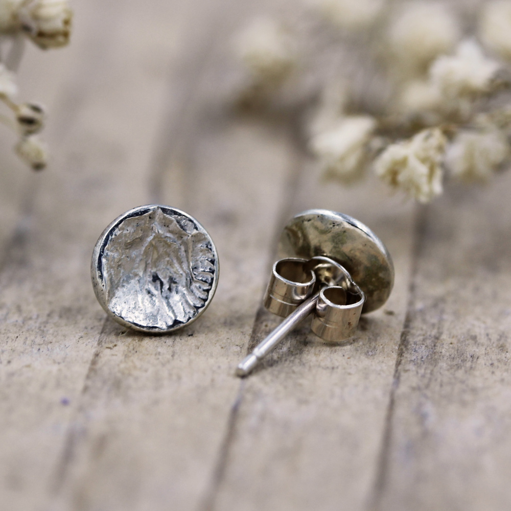 gt95-014-sea_studs_small_1-2